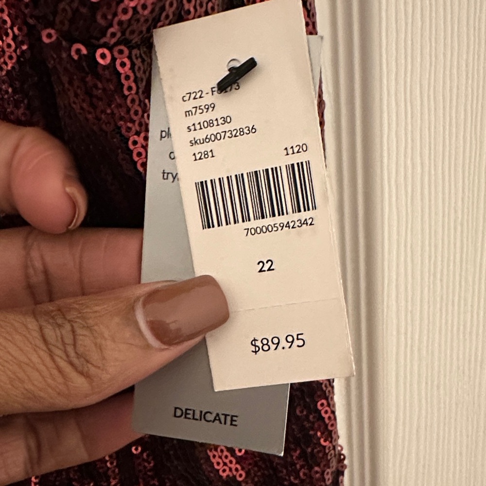 Elegant Sleeveless Burgundy Sequin Dress - Picture 2 of 4